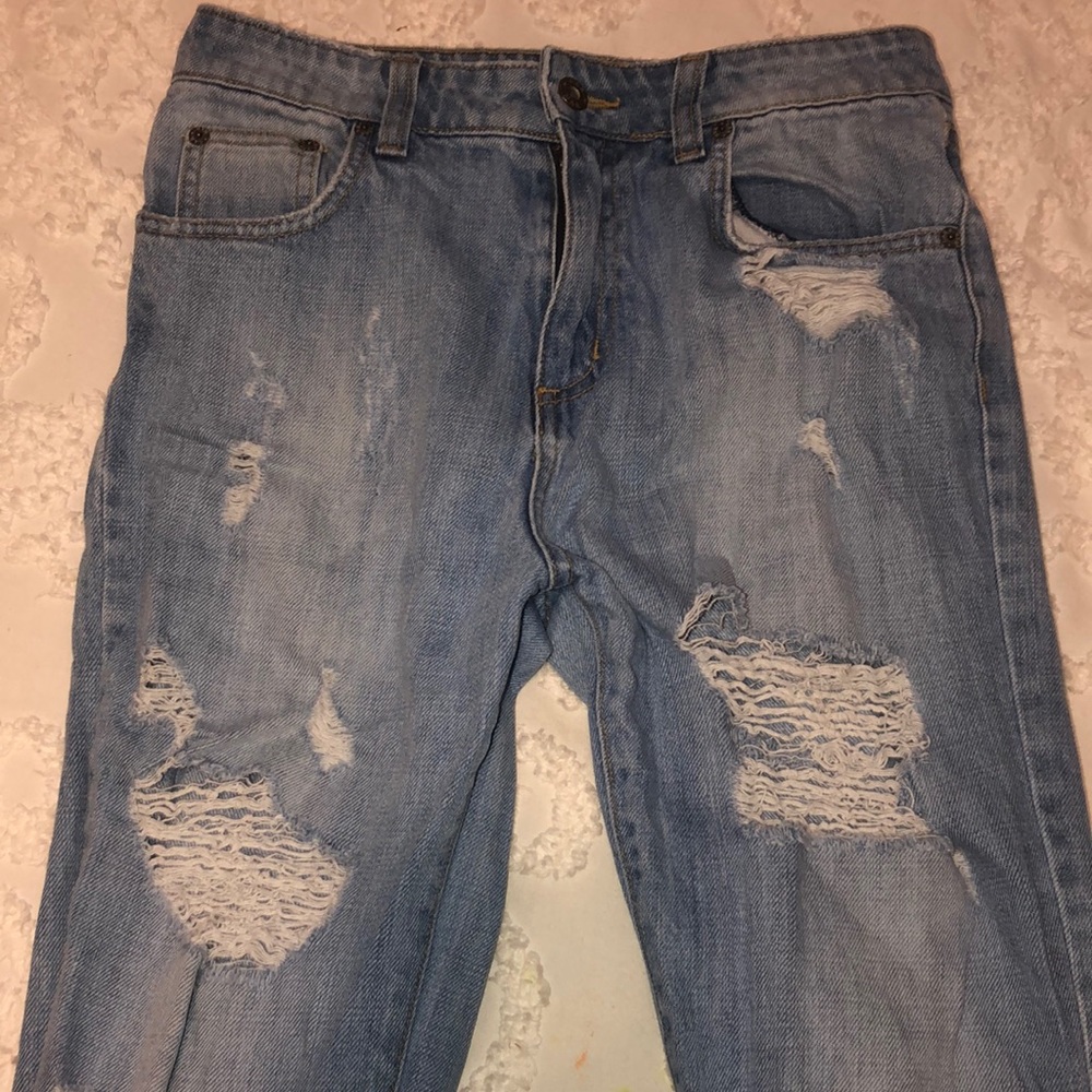 High waisted ripped jeans